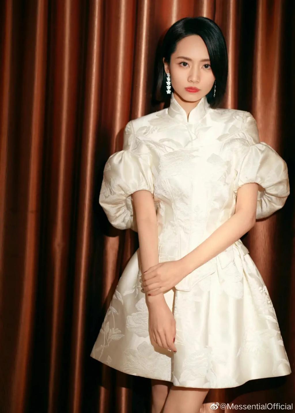 怎么十年过去了，还在跟风学她？