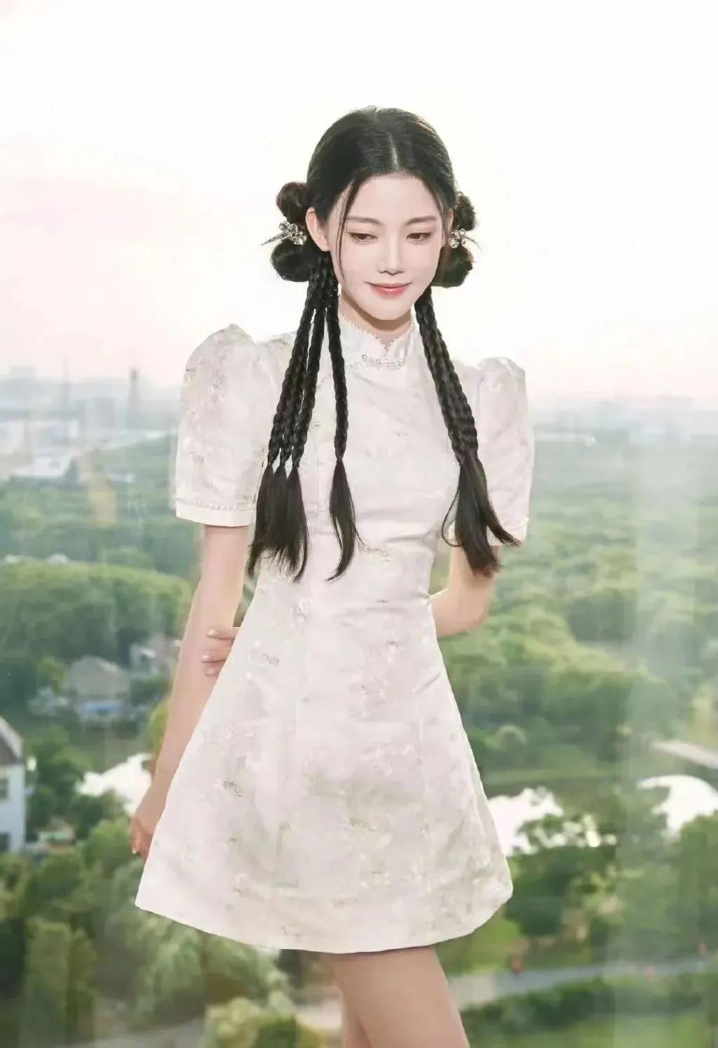 怎么十年过去了，还在跟风学她？