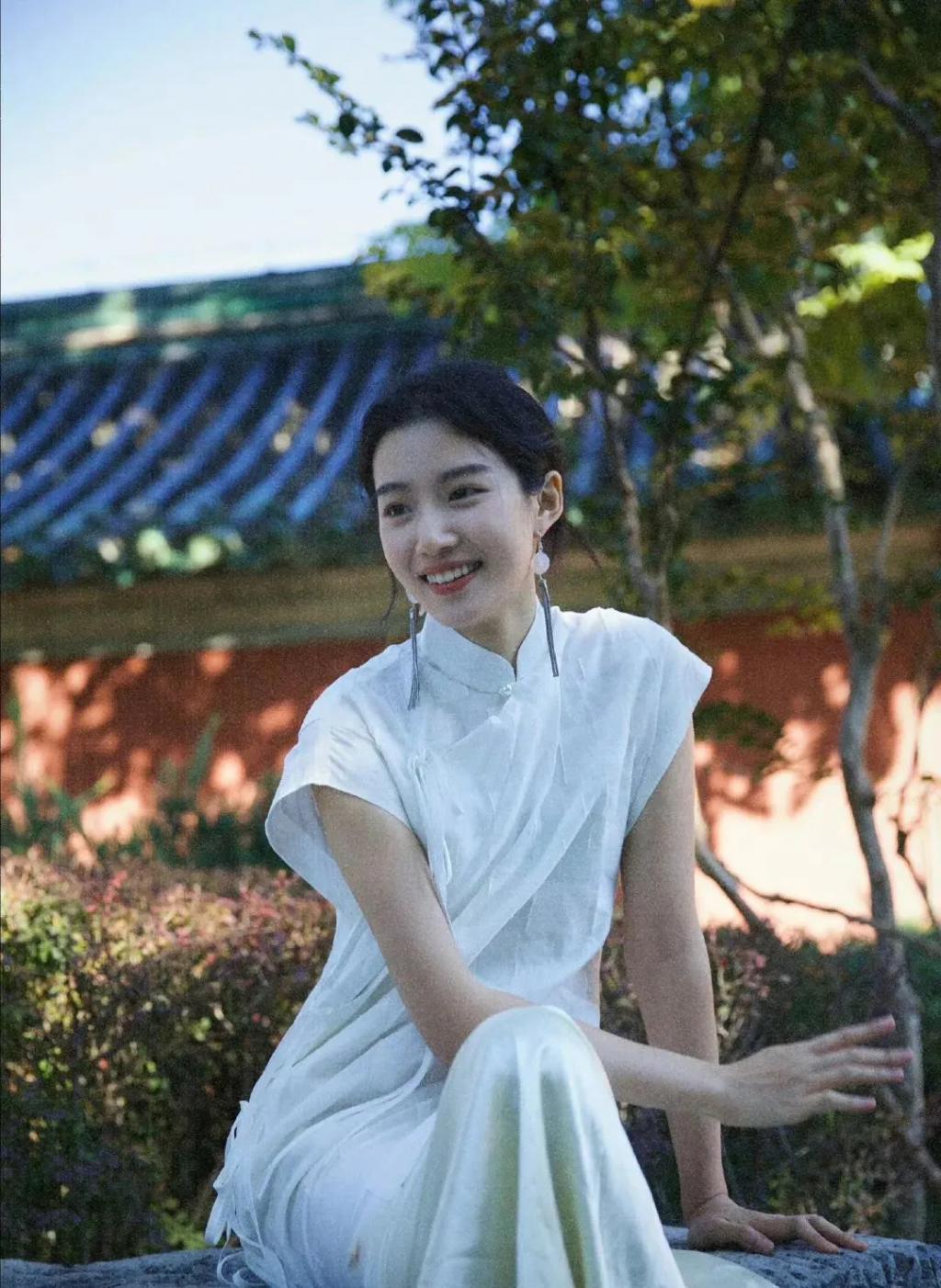 怎么十年过去了，还在跟风学她？