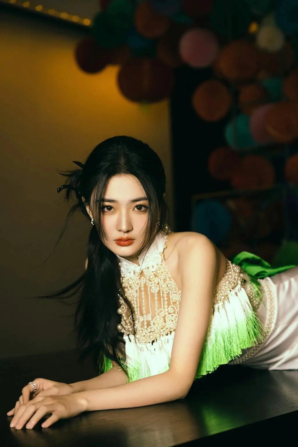 怎么十年过去了，还在跟风学她？