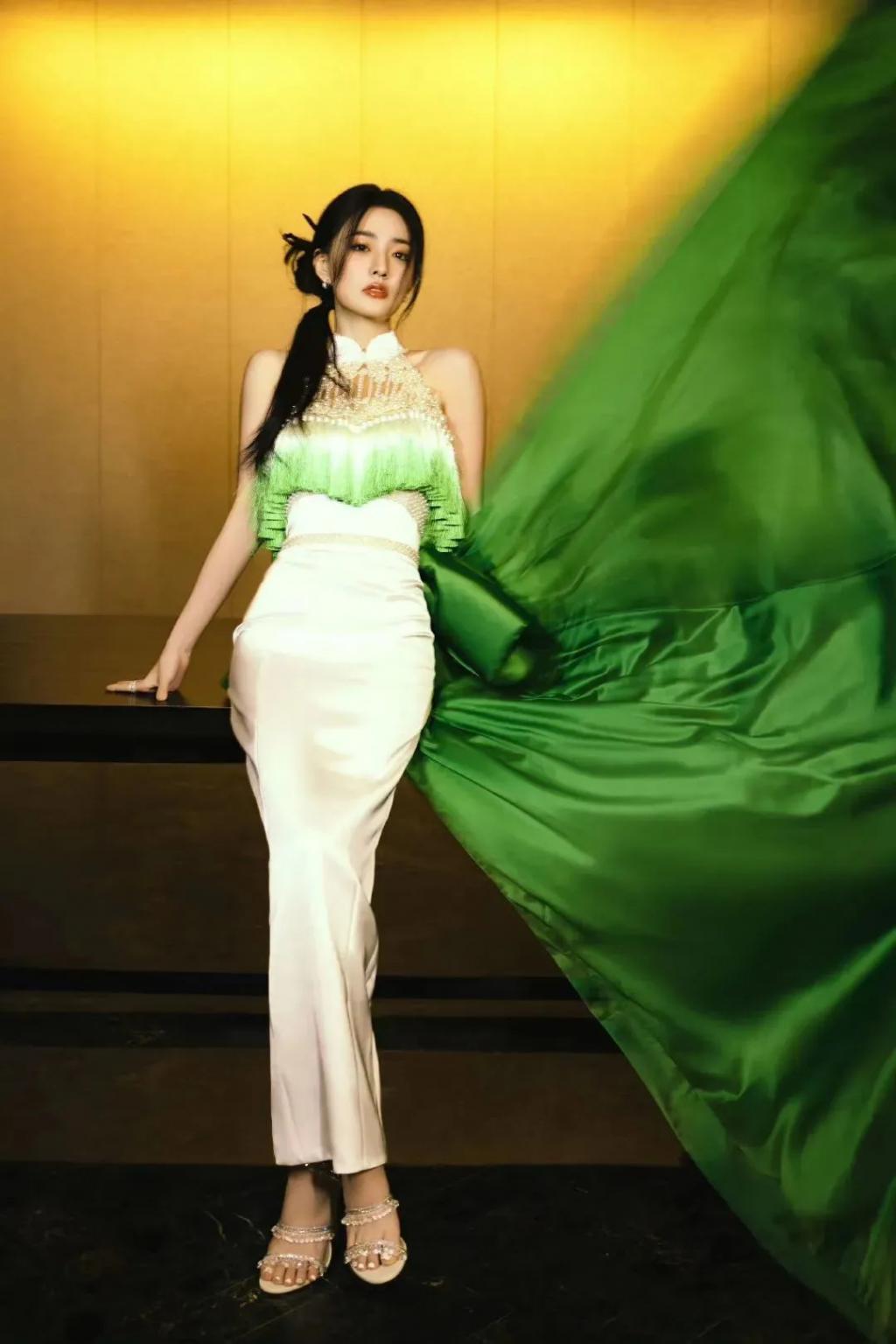 怎么十年过去了，还在跟风学她？