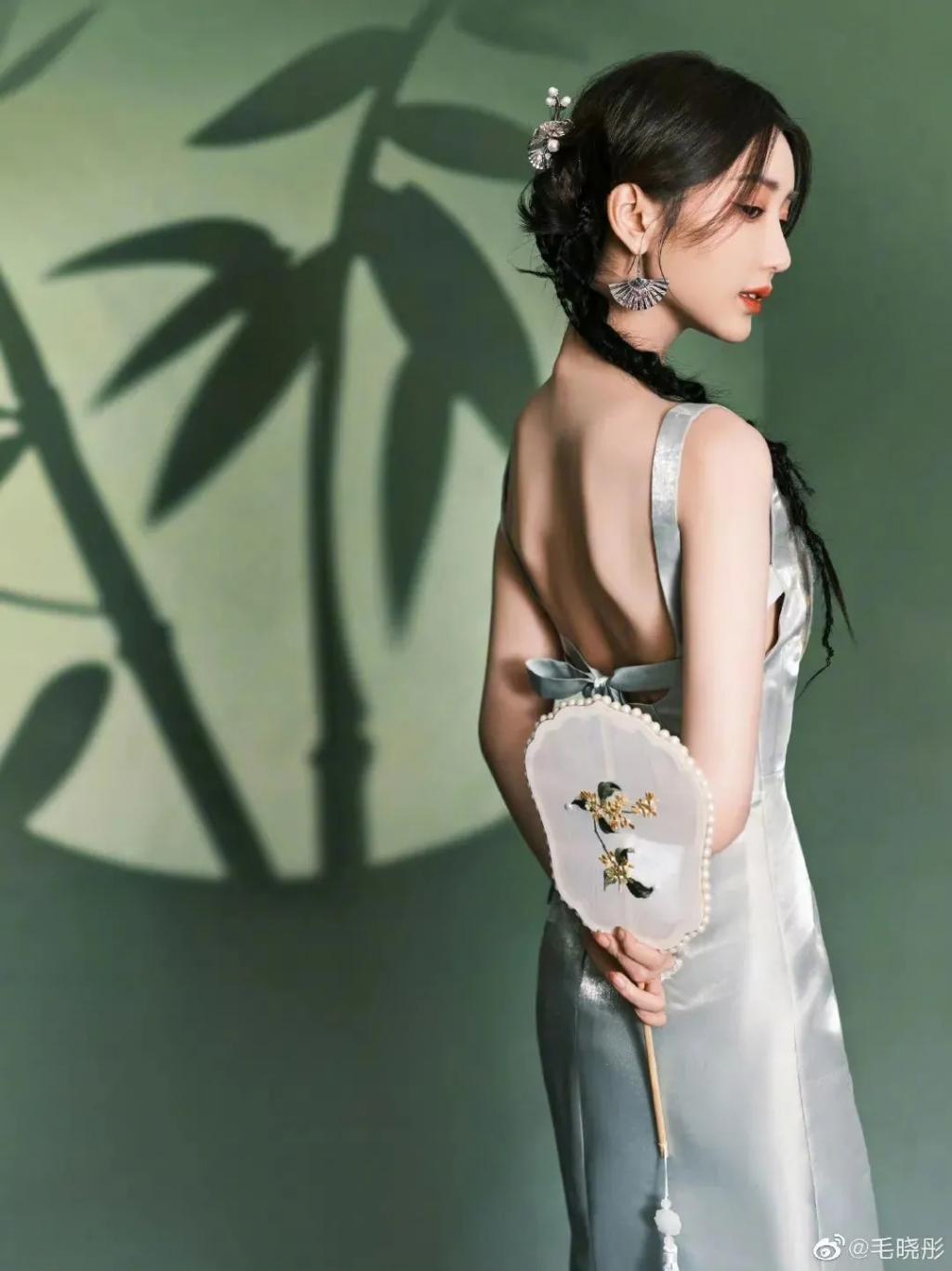 怎么十年过去了，还在跟风学她？