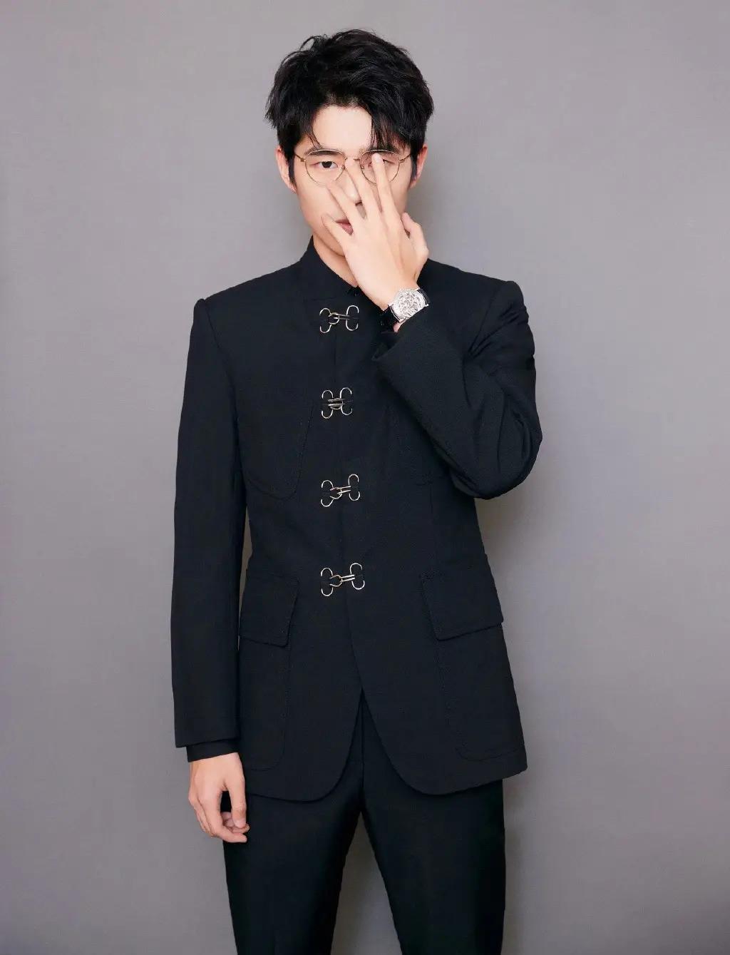 怎么十年过去了，还在跟风学她？