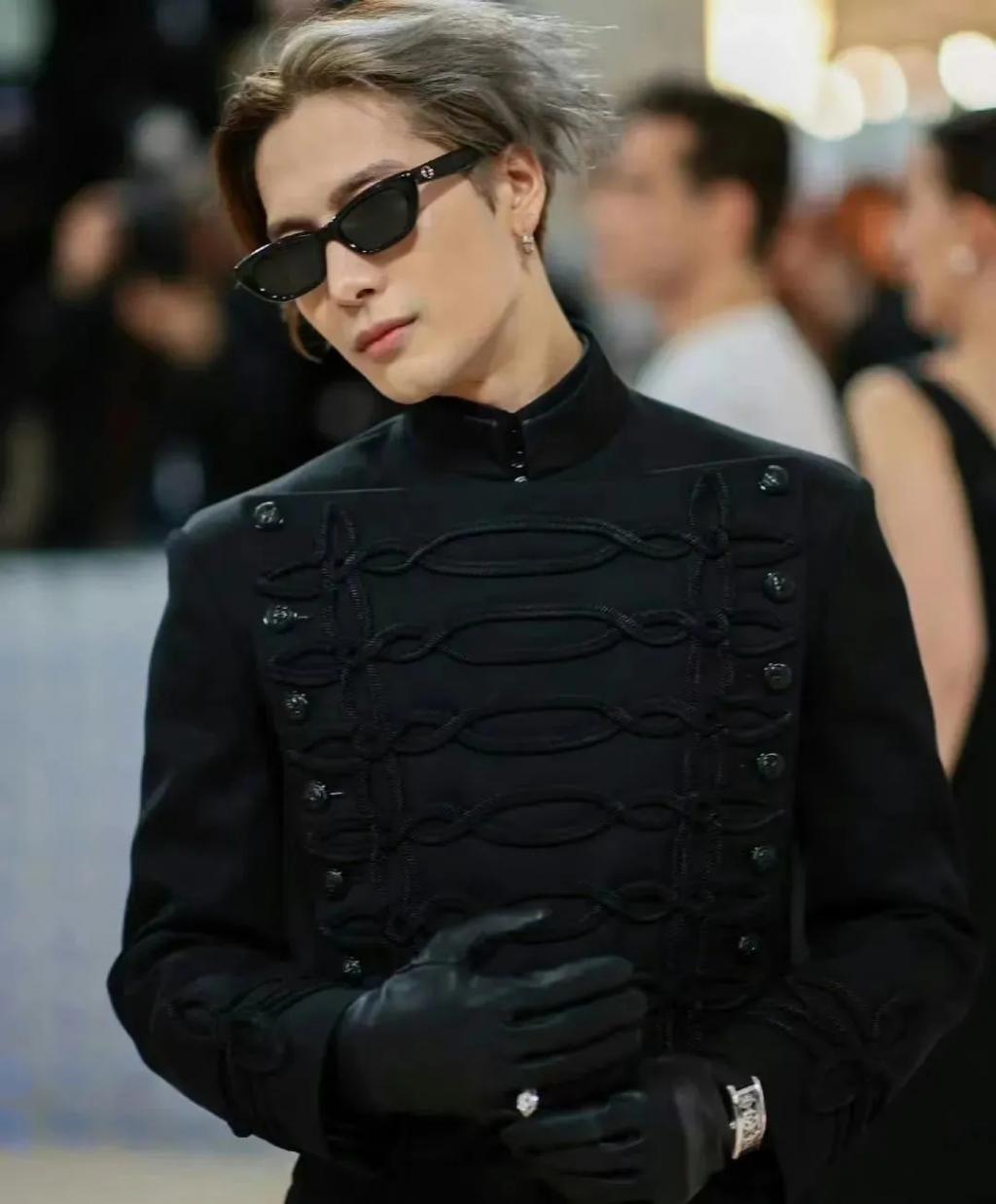 怎么十年过去了，还在跟风学她？