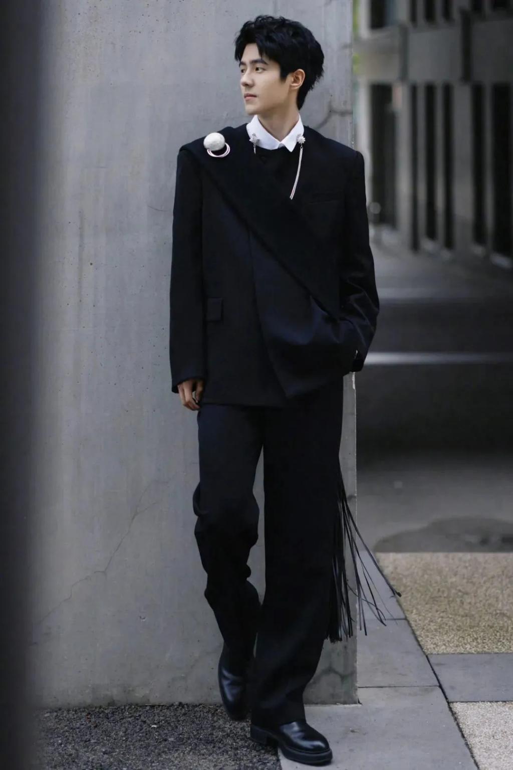 怎么十年过去了，还在跟风学她？