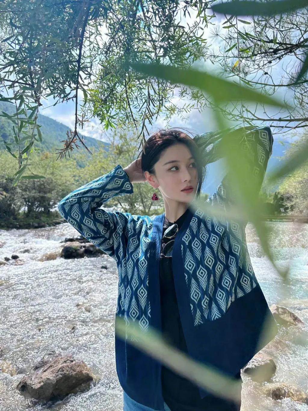 怎么十年过去了，还在跟风学她？