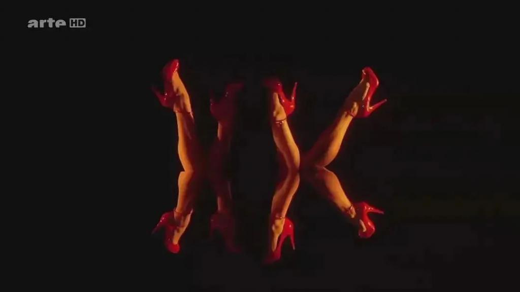 “Angelababy去看Lisa疯马秀就被骂上热搜，至于吗？”