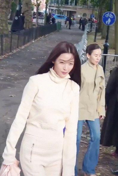 啊？国民女神退圈结婚，嫁给富三代…