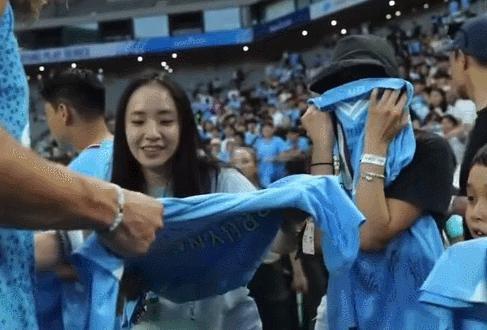 啊？国民女神退圈结婚，嫁给富三代…