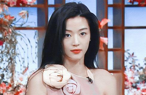 啊？国民女神退圈结婚，嫁给富三代…