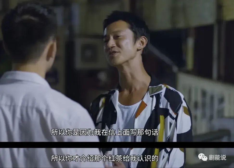 翻身后，她又轻轻地秒了