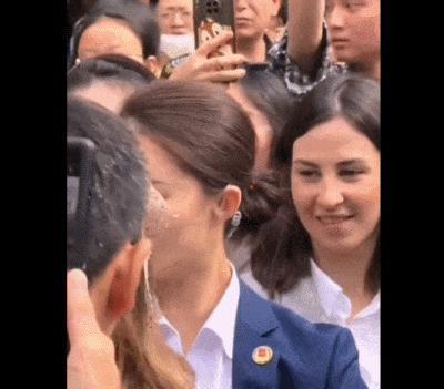 别抢，在座的各位都是我老婆！