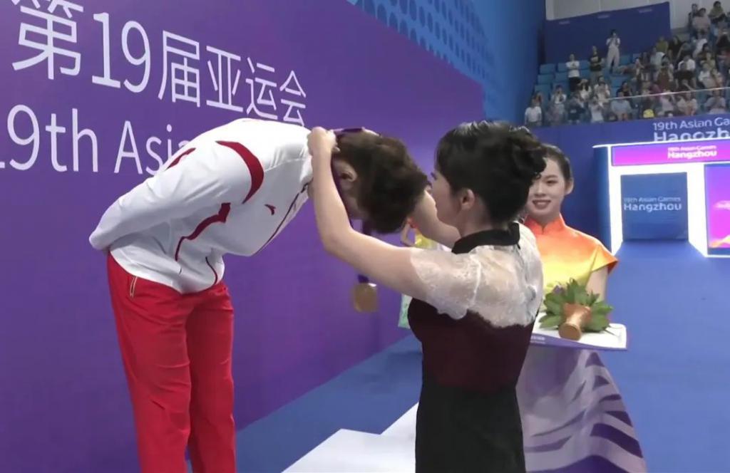 别抢，在座的各位都是我老婆！