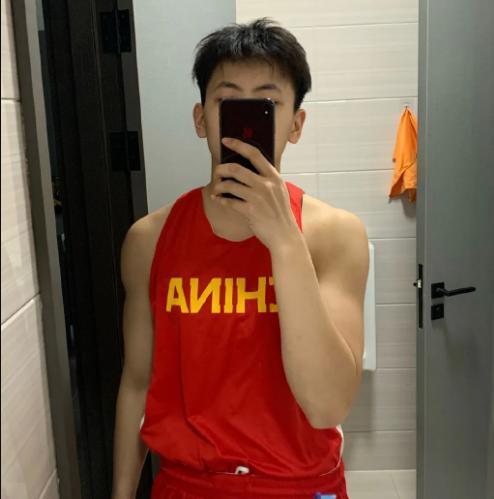 别抢，在座的各位都是我老婆！