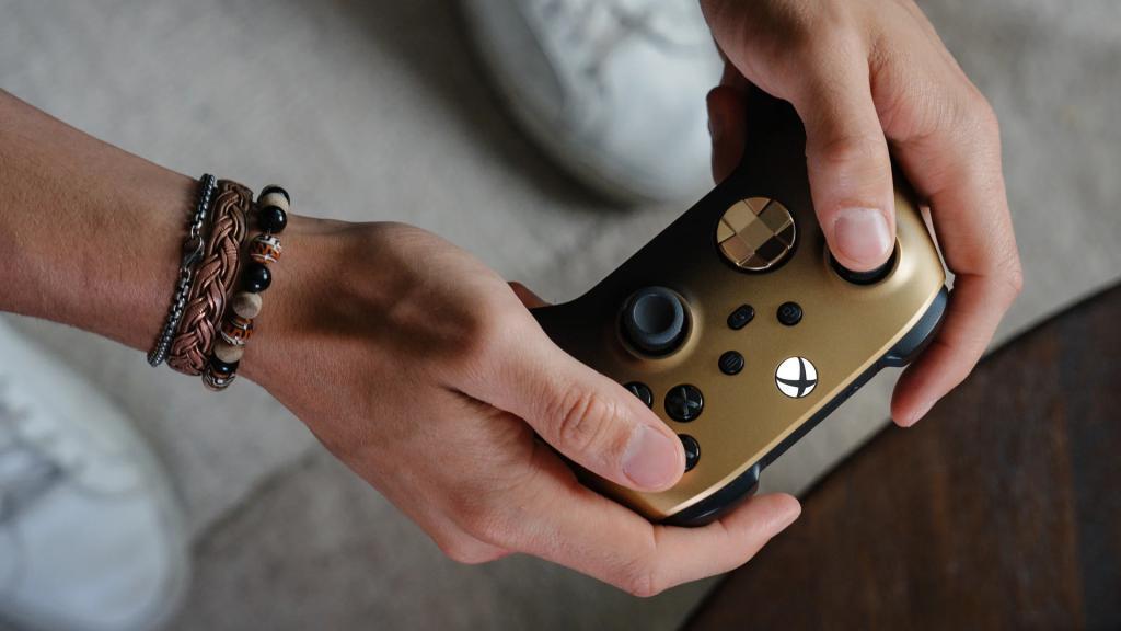 微软推出黑金特别版 Xbox 手柄，定价 69.99 美元