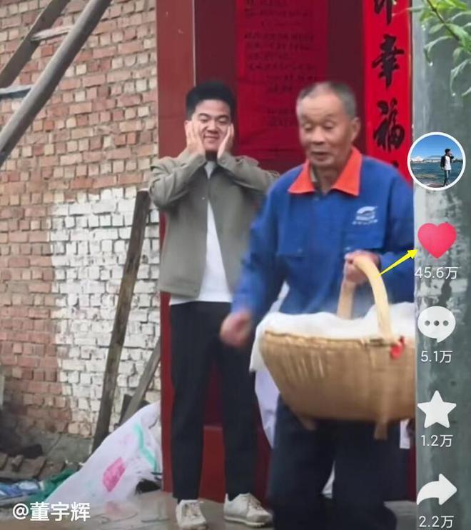 董宇辉弟弟大婚！董宇辉自曝回老家被冷落