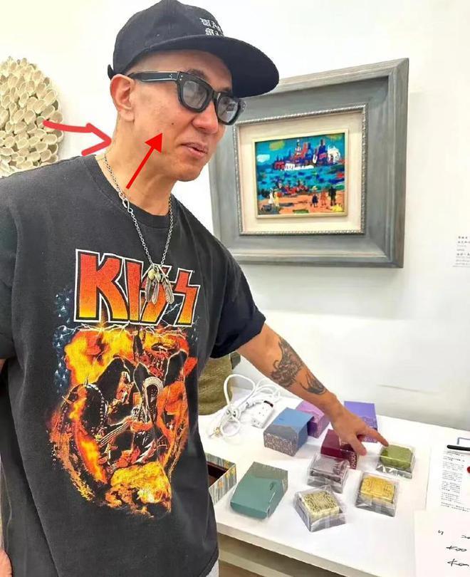 47岁李心洁办画展众星捧场，具俊晔现身引热议