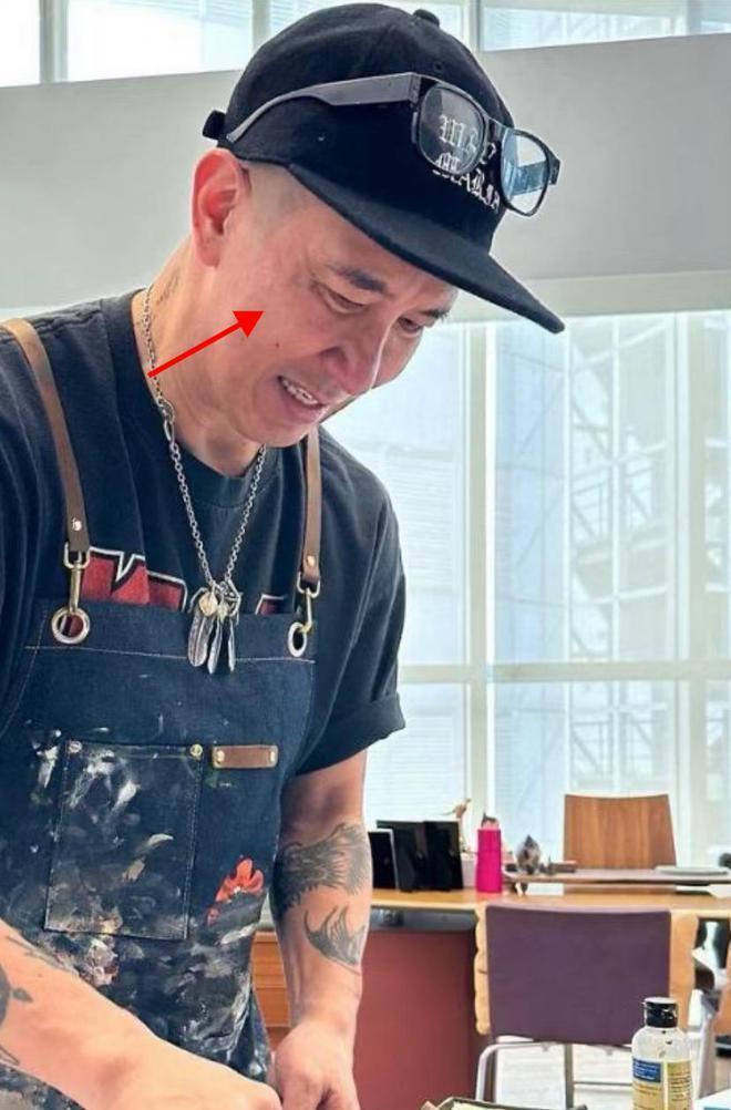 47岁李心洁办画展众星捧场，具俊晔现身引热议