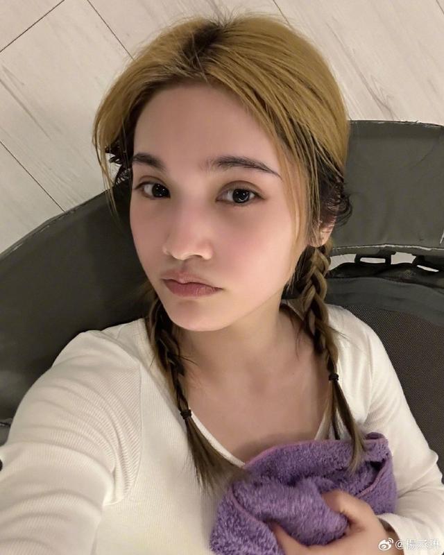 杨丞琳晒出运动后美照 配文是李荣浩歌词秀恩爱