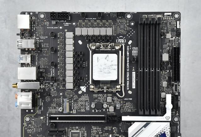 DIY从入门到放弃：为什么电脑只能装一颗CPU？