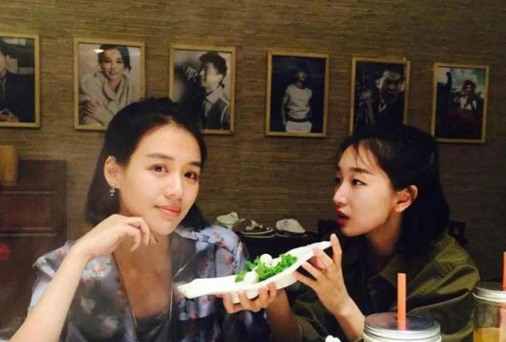 啥情况！塑料姐妹花合体，都是为了炒作？