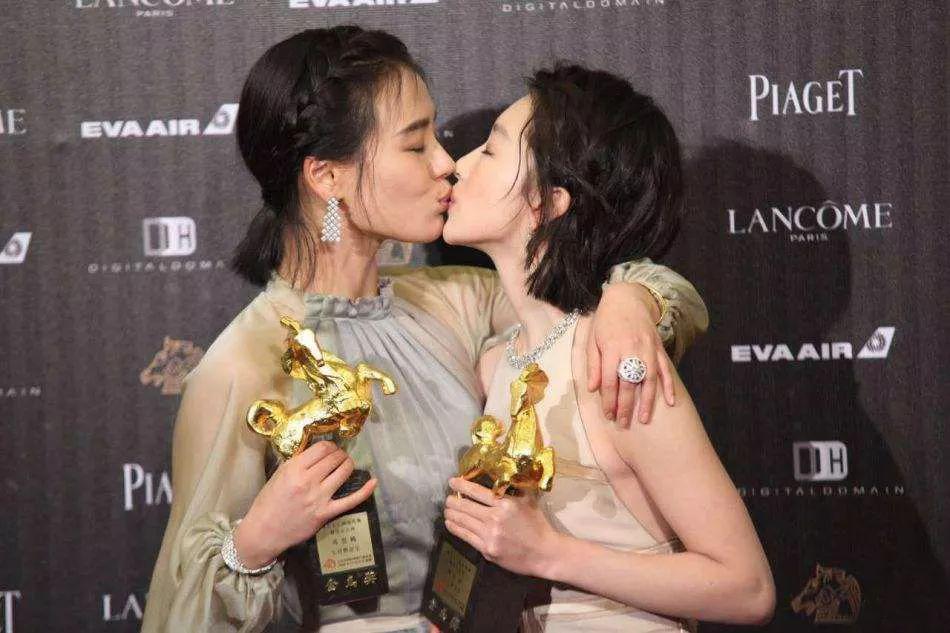 啥情况！塑料姐妹花合体，都是为了炒作？