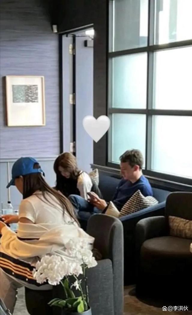 Lisa没白表演，赚了流量，稳定了爱情，打通了欧美市场？