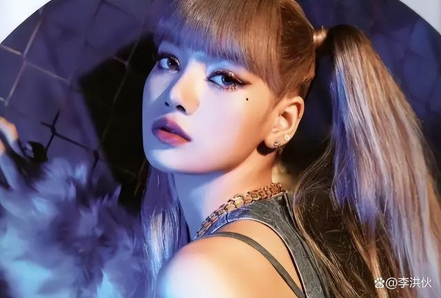 Lisa没白表演，赚了流量，稳定了爱情，打通了欧美市场？