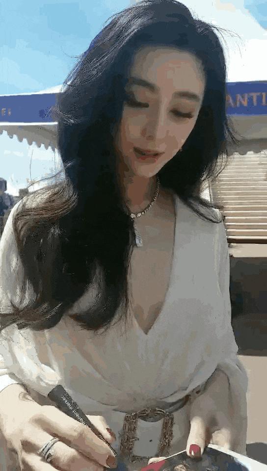 她下凡怎么又脸着地了？