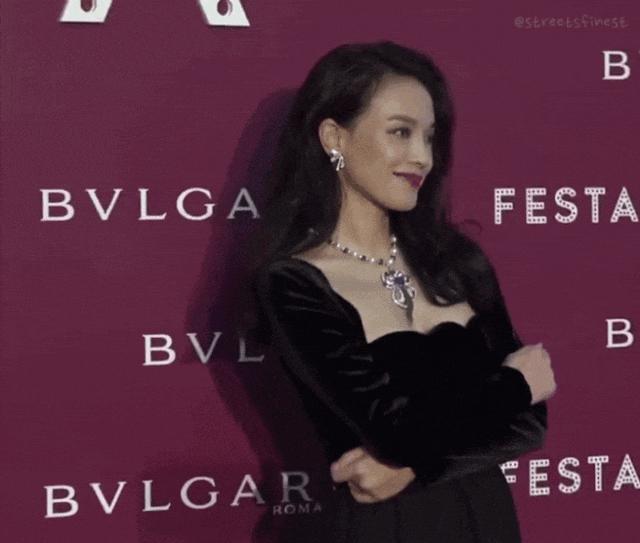 她下凡怎么又脸着地了？