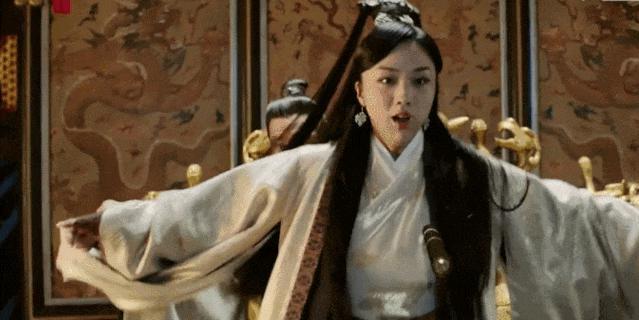 她下凡怎么又脸着地了？
