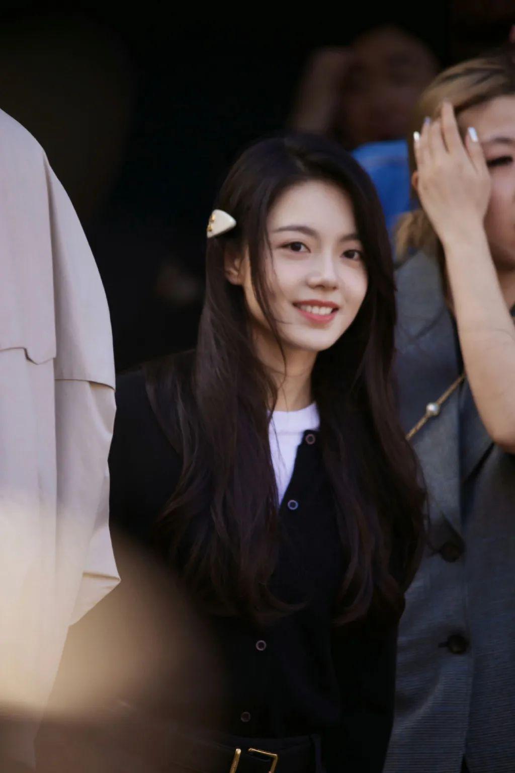 她俩到底谁改年龄了?