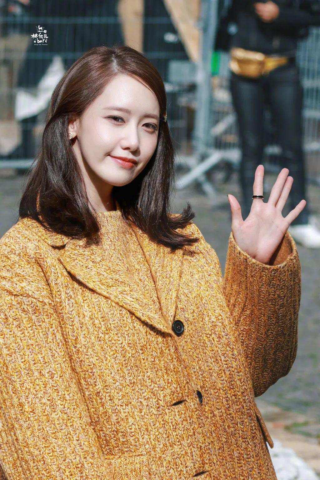 她俩到底谁改年龄了?