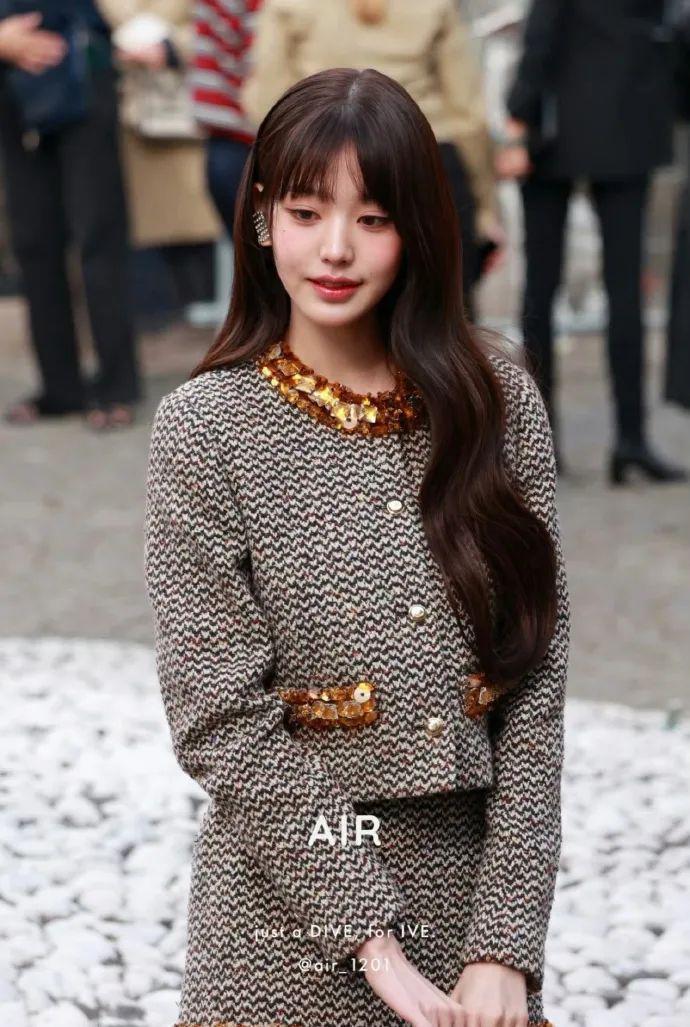 她俩到底谁改年龄了?