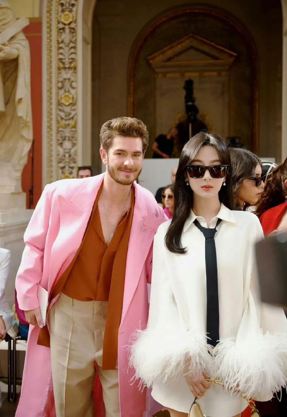 她俩到底谁改年龄了?