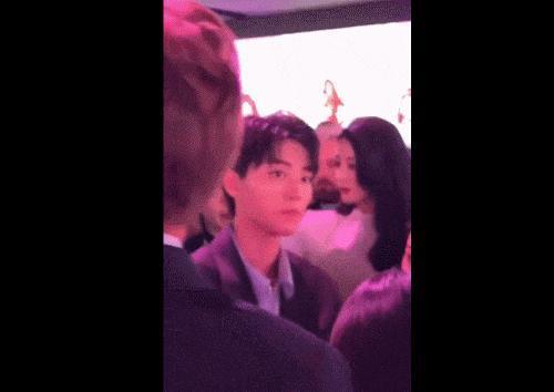 她俩到底谁改年龄了?