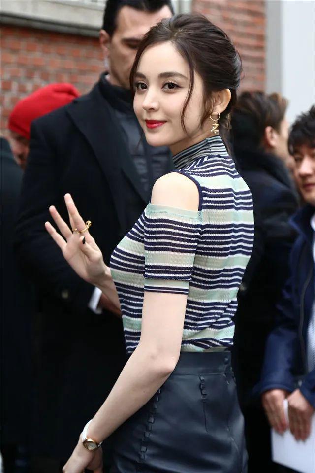 她俩到底谁改年龄了?