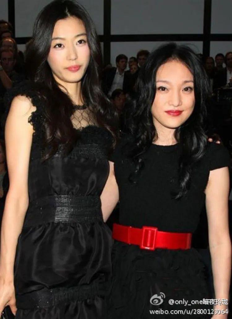 她俩到底谁改年龄了?