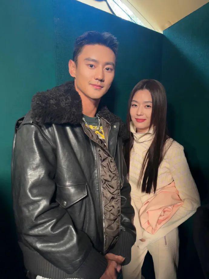 她俩到底谁改年龄了?