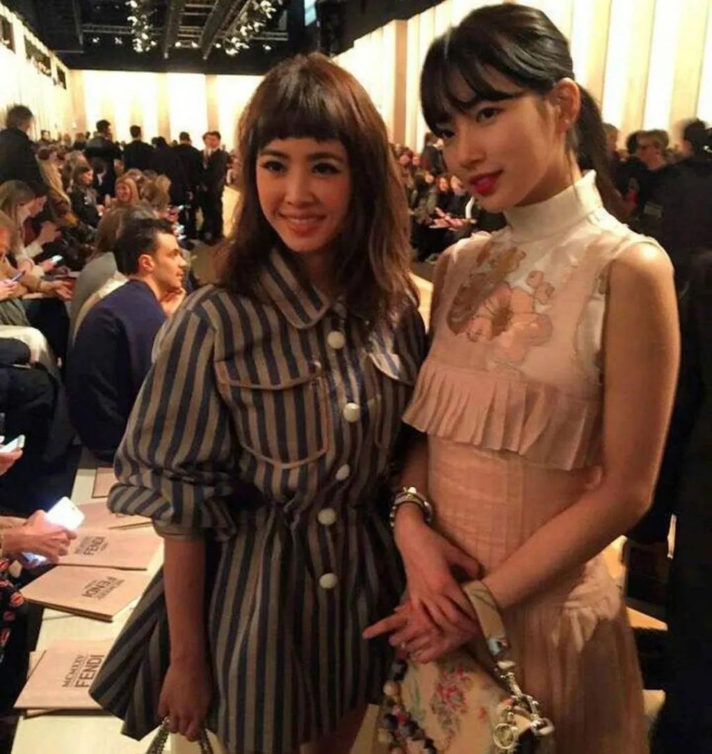 她俩到底谁改年龄了?