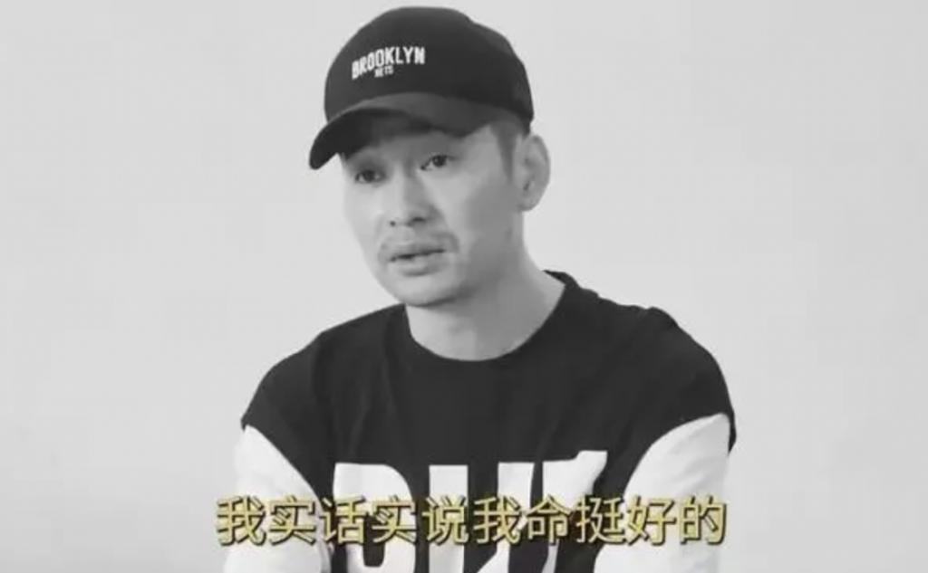 还记得《欢乐喜剧人3》的冠军文松吗？原来他和妻子这么甜！