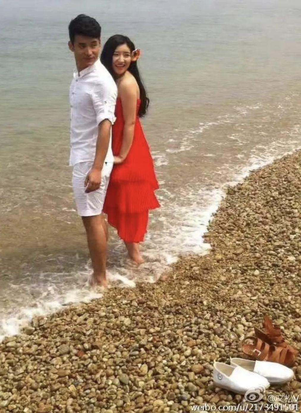 还记得《欢乐喜剧人3》的冠军文松吗？原来他和妻子这么甜！