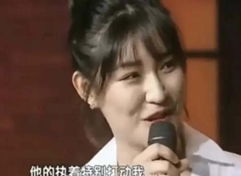 还记得《欢乐喜剧人3》的冠军文松吗？原来他和妻子这么甜！