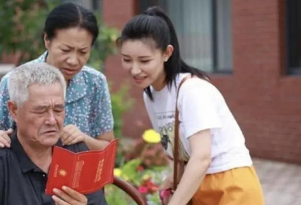 还记得《欢乐喜剧人3》的冠军文松吗？原来他和妻子这么甜！