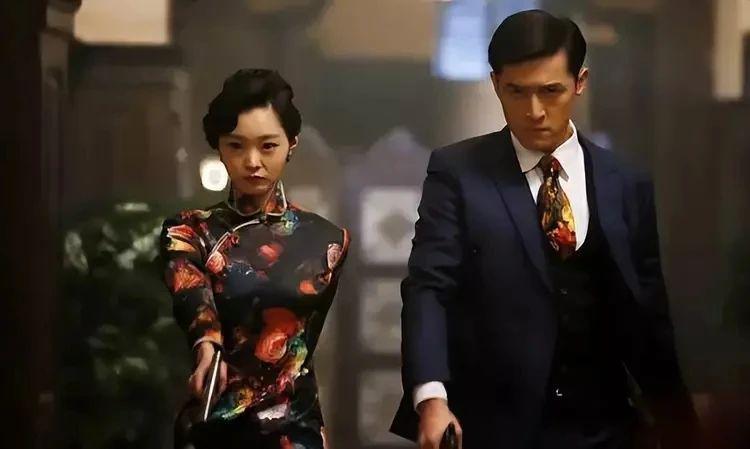 啥情况！揭露剧组黑幕，她被害惨了？