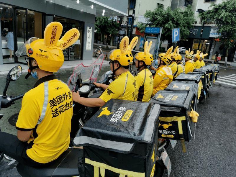 时隔13年，美团又成了所有大厂的“瓜分对象”。