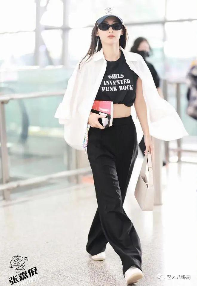 张嘉倪被除名后再登报,被扒拿《厌女》摆拍,摄影师也来“倒油”