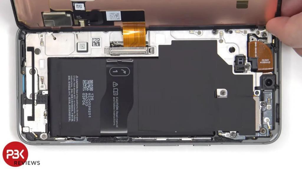 可维修分 7/10，谷歌 Pixel 8 手机拆解