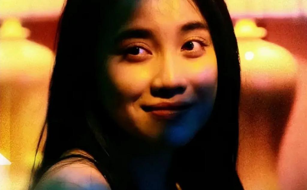 坚如磐石：陈道明老了，张国立肿了，我却被身高168女二号惊艳
