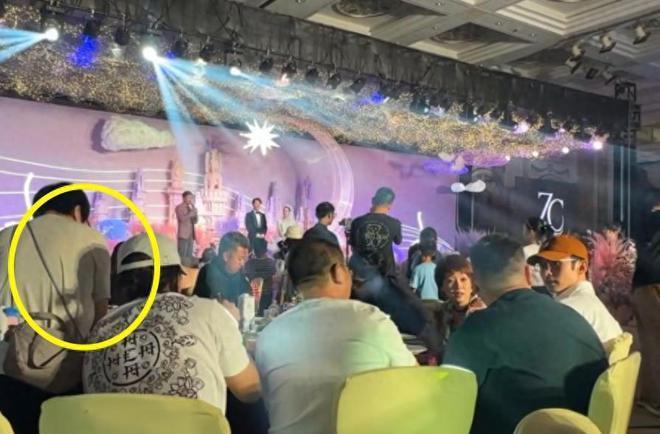 47岁马伊琍参加婚礼，皮肤泛黄显沧桑，和向佐郭碧婷同桌无交流！